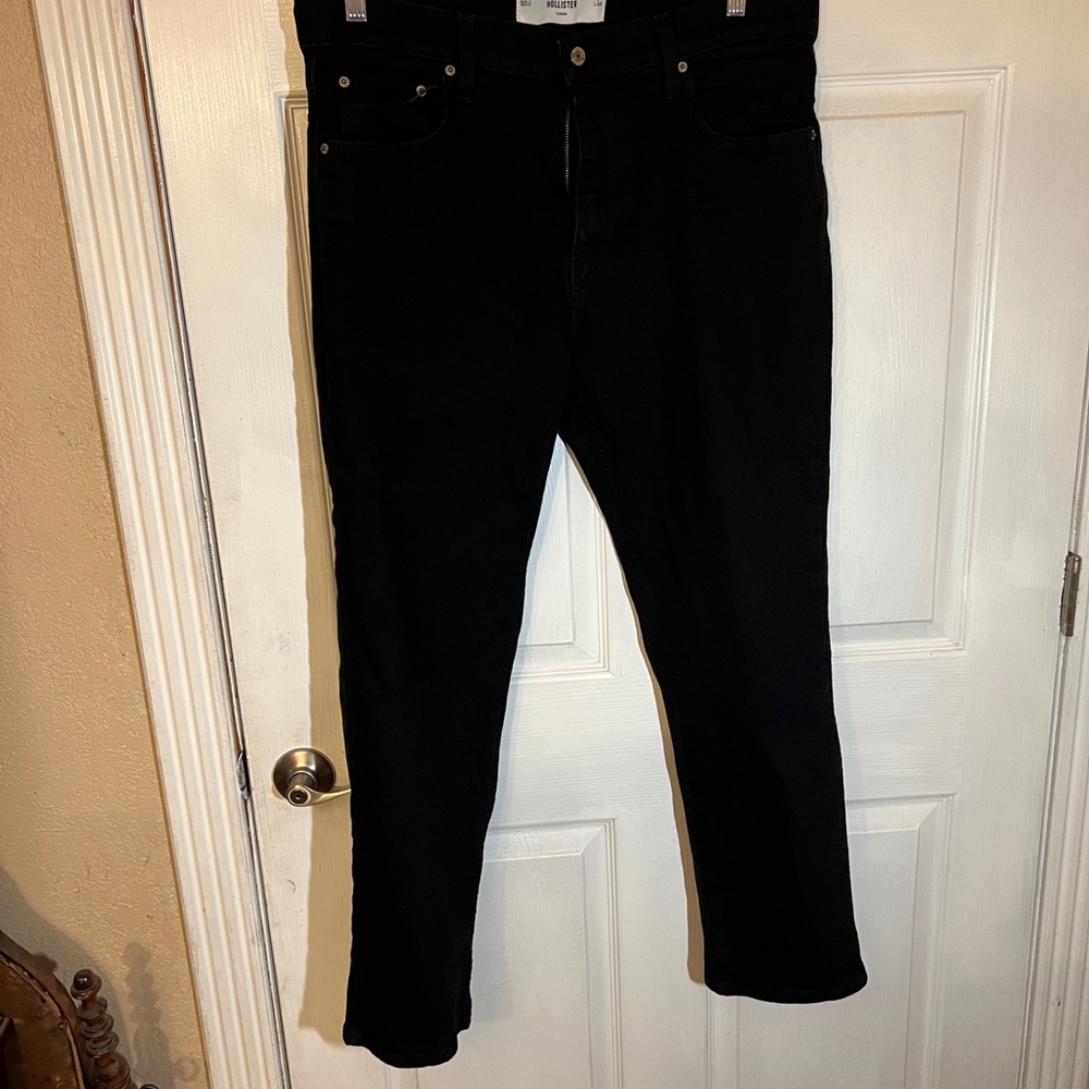 Hollister Men's Loose Fit Jeans in Black